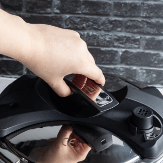 Royalty Line® RL24PS4LM Induktions-Schnellkochtopf – 4 Liter / Ø 24 cm – Für alle Herdarten geeignet – Schnellkochtopf mit Antihaftbeschichtung – Sofortiges Kochen – Einhandbedienung – Edelstahl